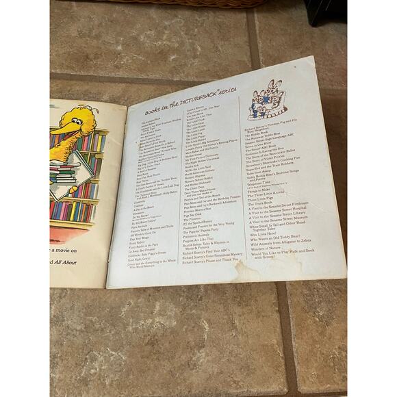 Vintage 1986 Sesame Street Book A Visit to the Sesame Street Library Jim Henson - Picture 2 of 9